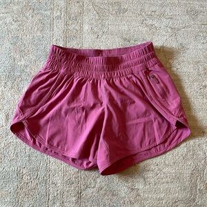 Lululemon Tracker Low-Rise Lined Short 4”